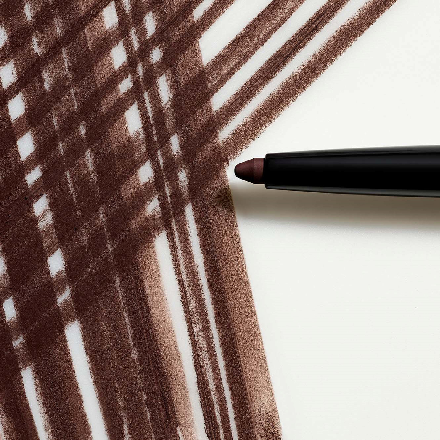 Defining Liner Dark Brown